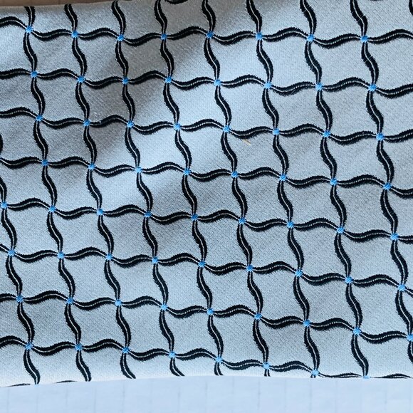 Elevate Your Style: Robert Talbott BEST OF CLASS 2 100% Silk TIE - Picture 6 of 6